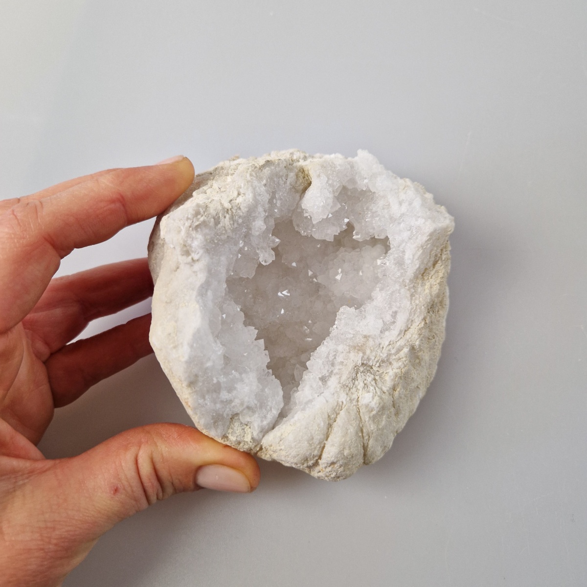 Geode Quarzo | 10 x 9 x 5,5 cm, 0,374 kg