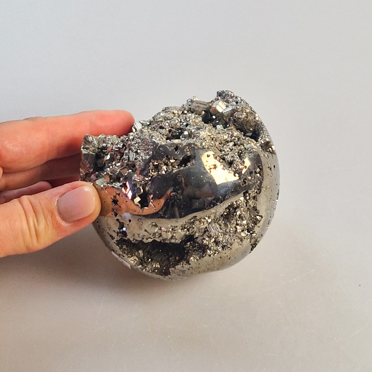Sphère En Pyrite De 170g - Minéral De Collection Pour Décoration Intérieure
