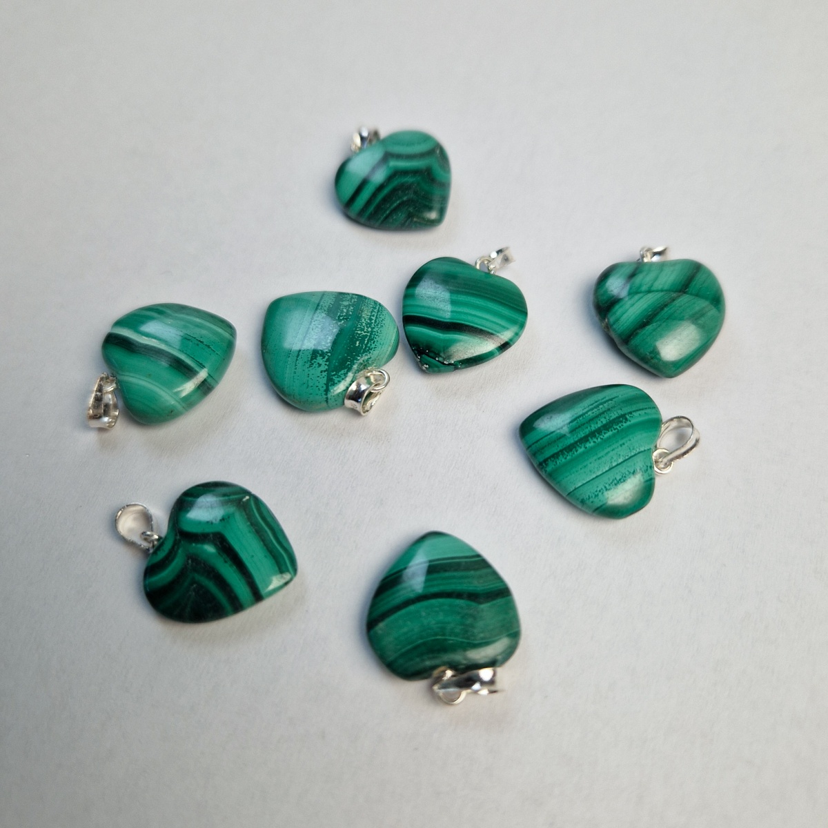 Collana Choker Con Ciondolo Rotondo In Malachite Naturale Verde 15mm E Sfere 6mm – Fatta A Mano!