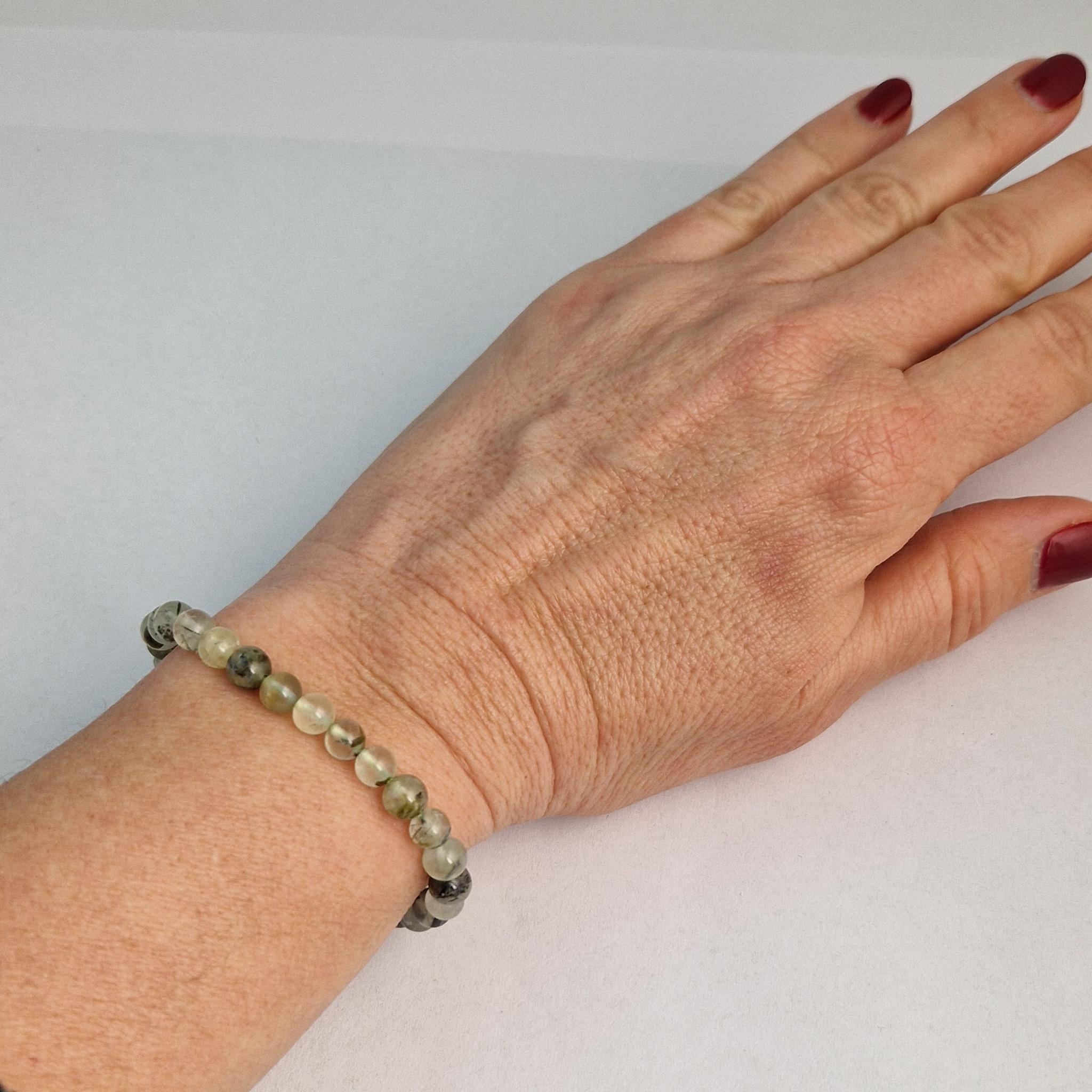 Manfnne 8mm Croce Pietra lavica Bracciale Nero Uomo Donna Elastica Braccialetti Perline Naturale Energia Regalo Amica Amore