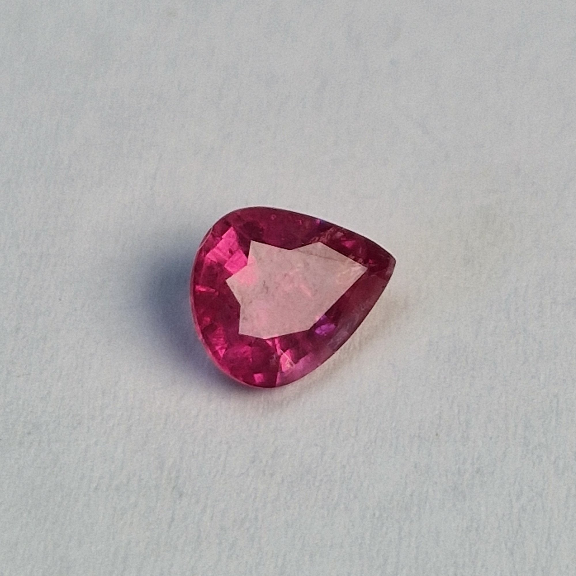 Gemstone Rubino Pietra Pietra Sfaccettata Rubino, Taglio Goccia X