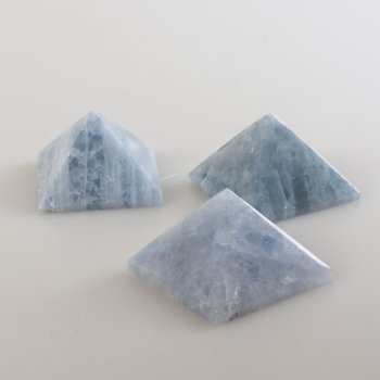 Piramide di Calcite azzurra | 4/4,5 cm