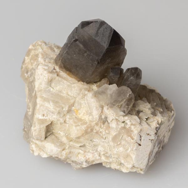 Cristalli di Quarzo fumé su Ortoclasio | 7X5,5X6 cm 0,145 kg