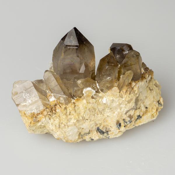 Cristalli di Quarzo fumé e Aegirina su Ortoclasio | 8,5X4,5X5,5 cm 0,140 kg