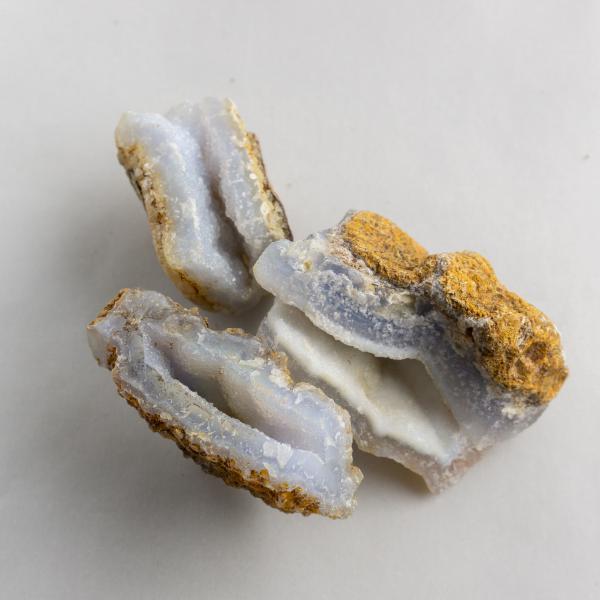 Grezzo Calcedonio | Dimensioni varie : pietre circa 3-6 cm 0,030 kg