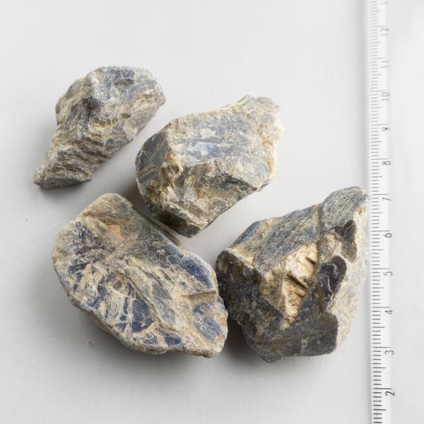 Grezzo Zaffiro blu | Dimensioni varie : pietre circa 3-5 cm 0,040 kg