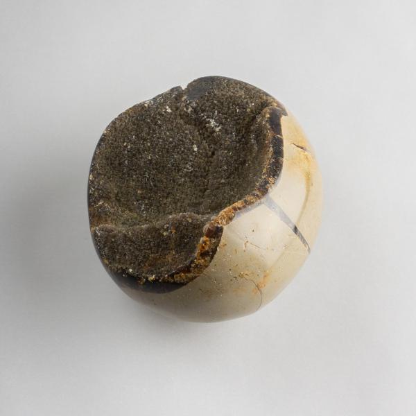 Pebble Septaria nera | Dimensioni varie : pietre circa 6,5-8 cm 0,220 kg