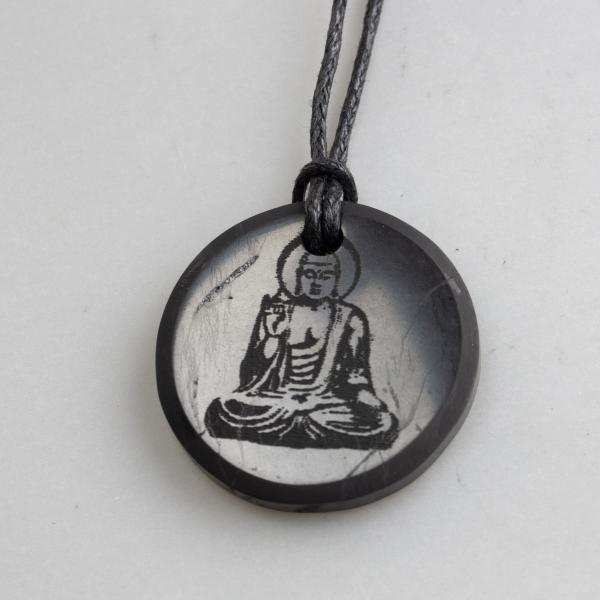 Ciondolo di Shungite con incisione Buddha | 3 x 0,3 cm