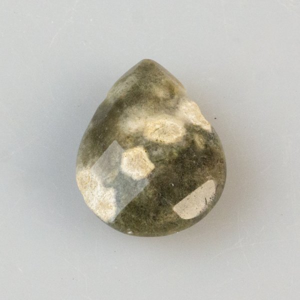 Goccia sfaccettata di Diaspro orbicolare, pietra forata | 3 x 2,2 cm