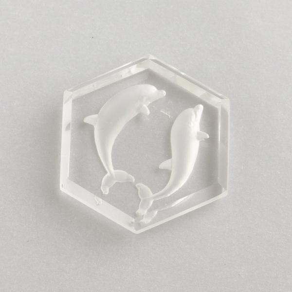 Quarzo ialino faccettato con incisione di delfini | 2,8X2,4X0,5 cm 6,1 g